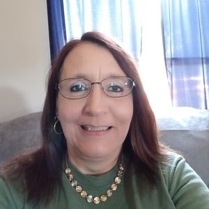 Meet your Posher, Crystal